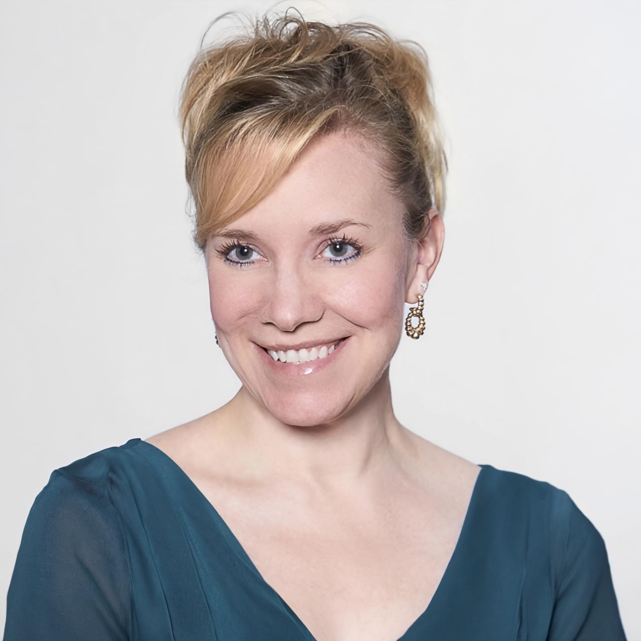 Cara O'Brien headshot